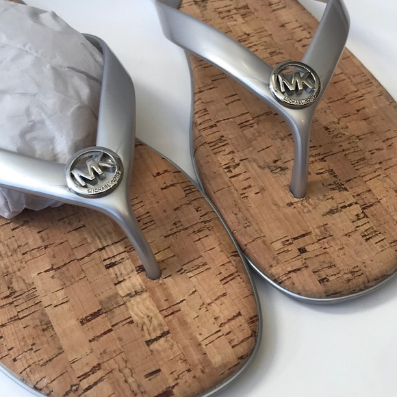NIB Michael Kors MK Jellys Flip Flops in silver - Picture 3 of 7